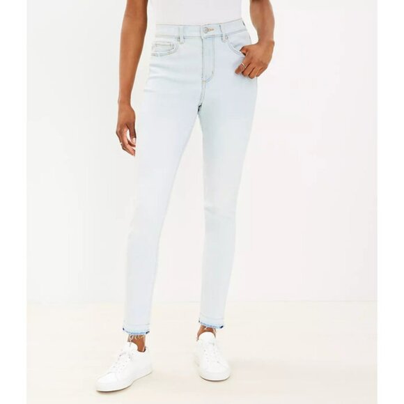Ann Taylor LOFT Petite Unpicked Hem High Rise Skinny Jeans In Soft Washed Blue 2 - Picture 1 of 3